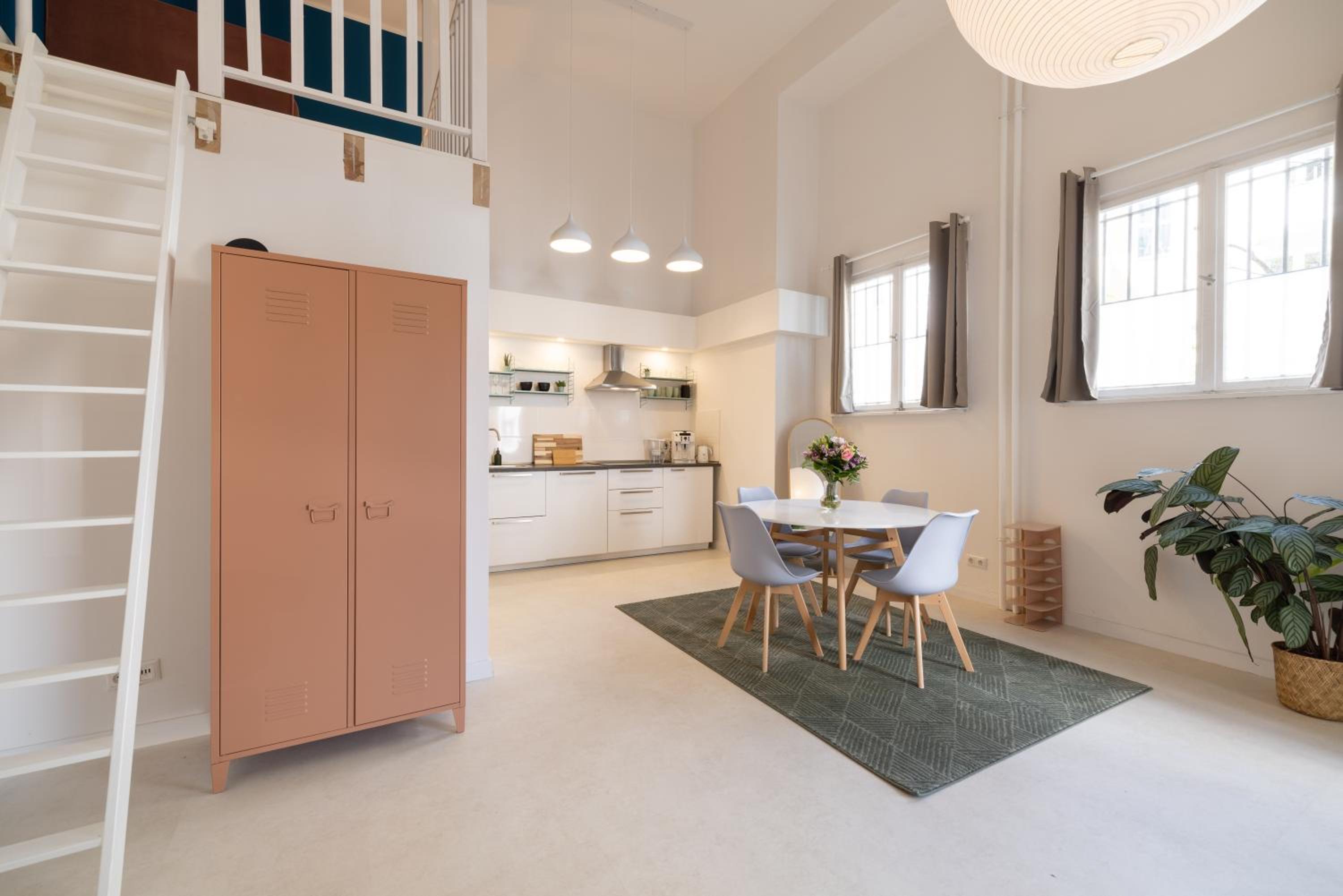 Great 1-room Loft