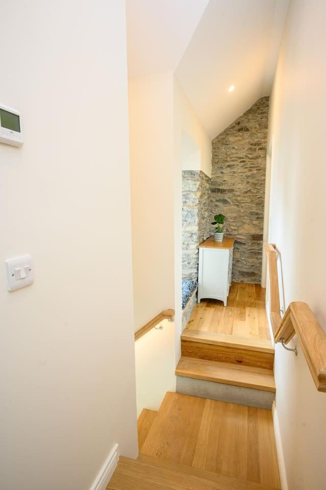 Killarney Old School Road sleeps 6 view 3