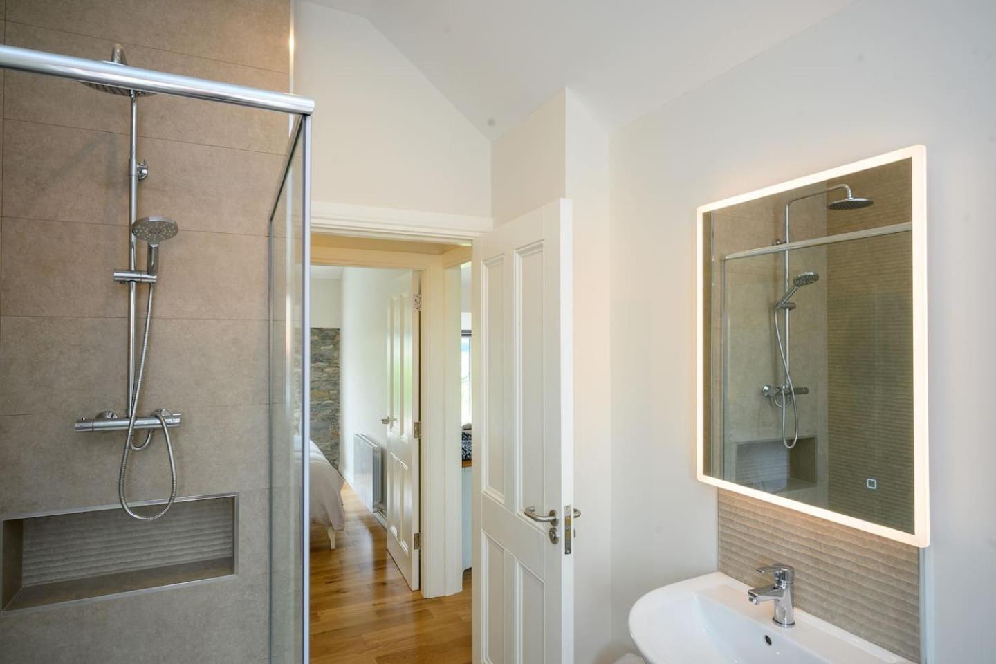 Killarney Old School Road sleeps 6 view 5