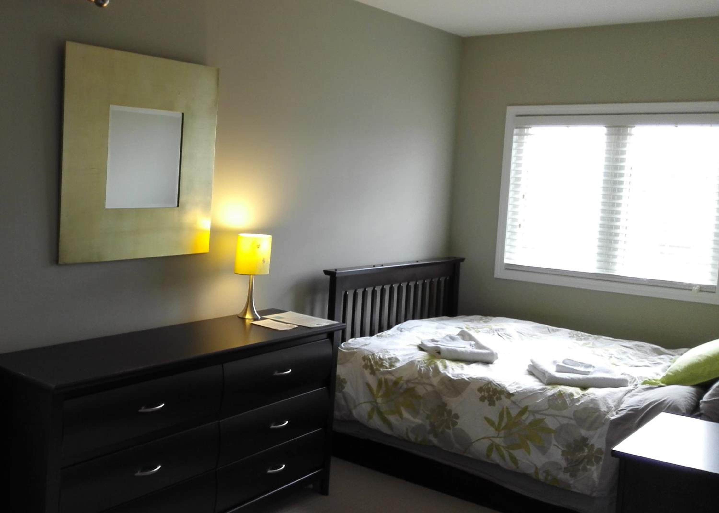 Kitchener Vacations - Boardwalk Homes - Executive Guest Rooms  Townhomes - Property Image 27