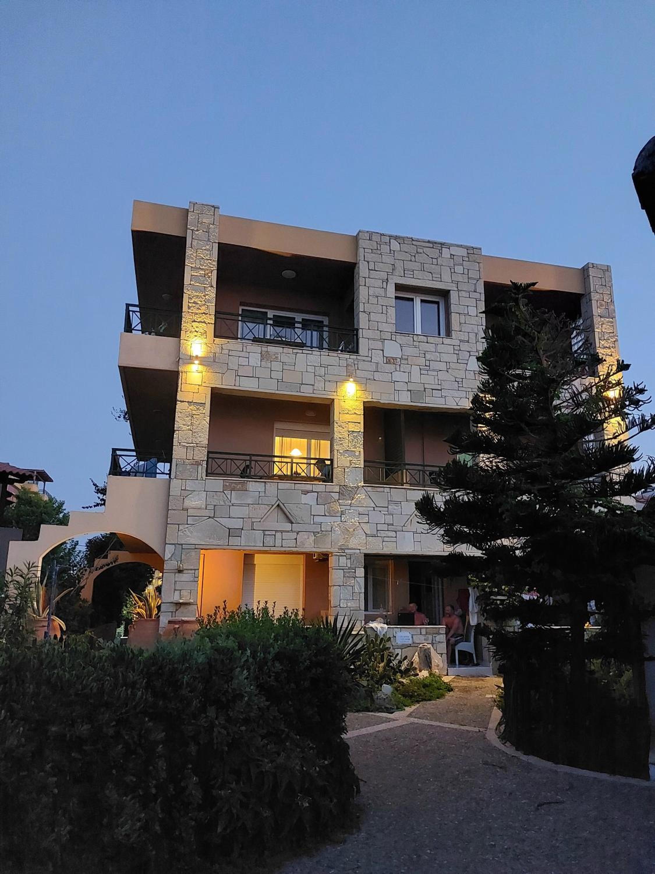 Photo 42