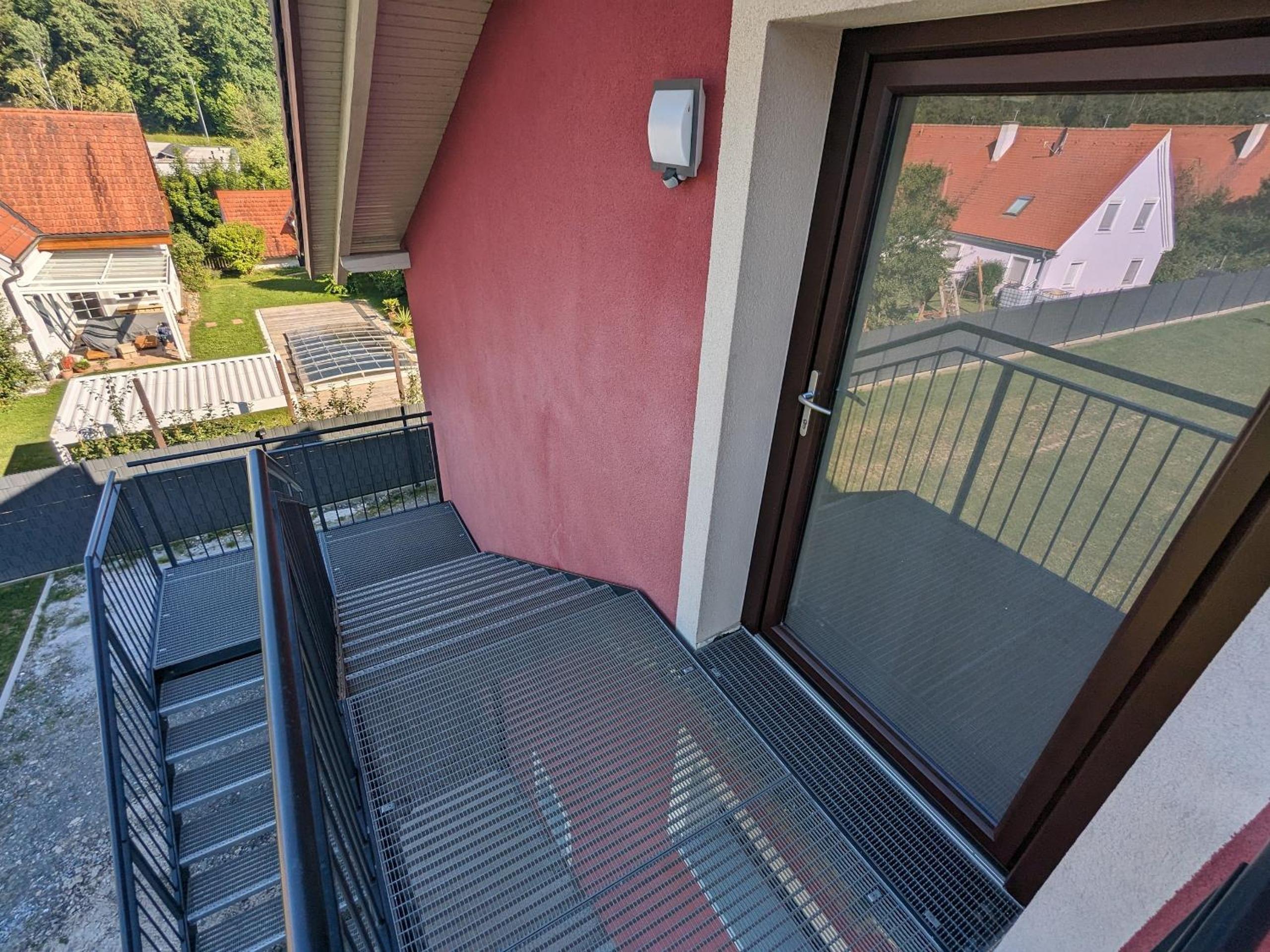 Anton's bunte Welt (100 m², Parkplatz, Garten und viel mehr)