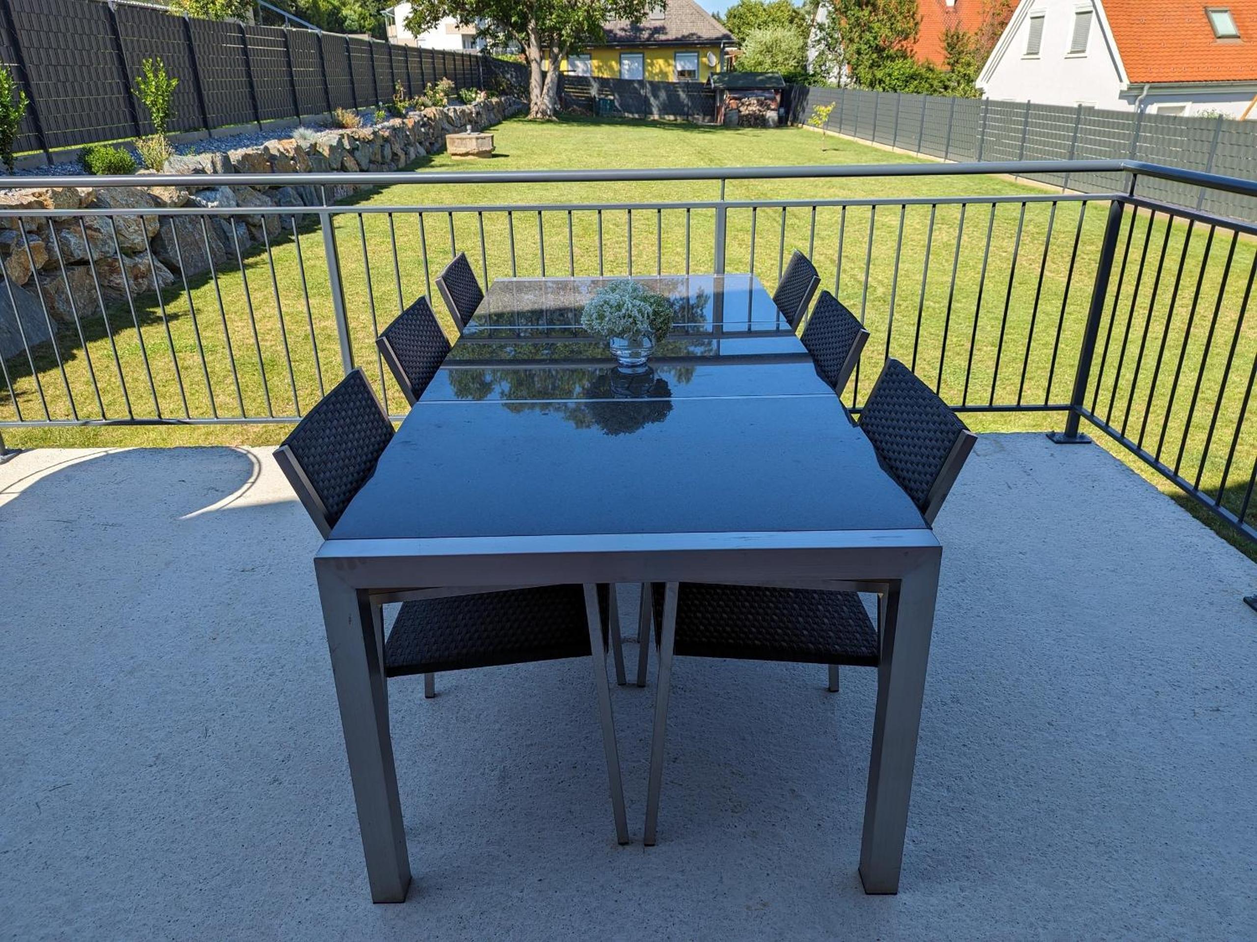 Anton's bunte Welt (100 m², Parkplatz, Garten und viel mehr)