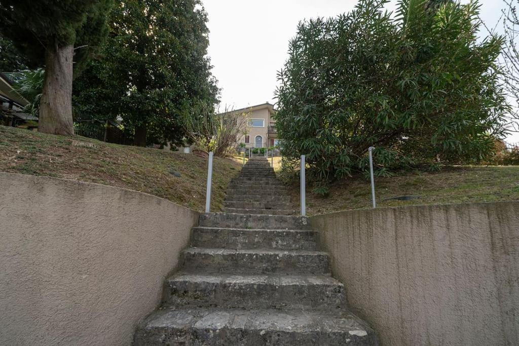 Villa Magnolie, accesso a lago view 4
