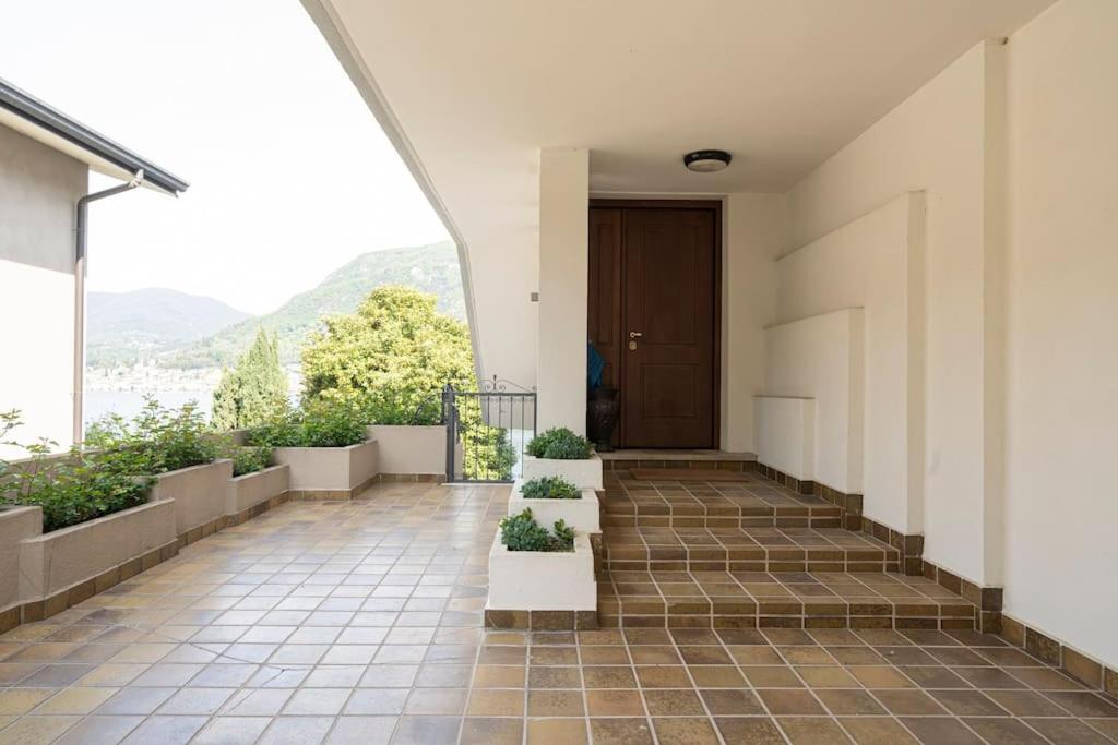 Villa Magnolie, accesso a lago view 5