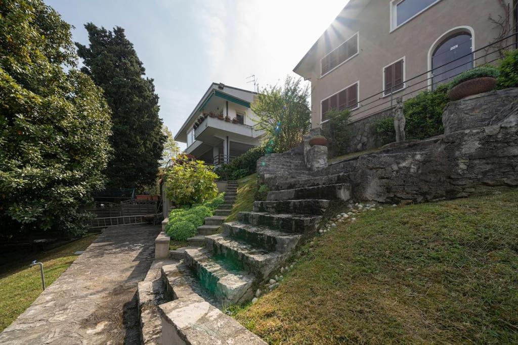 Villa Magnolie, accesso a lago view 3
