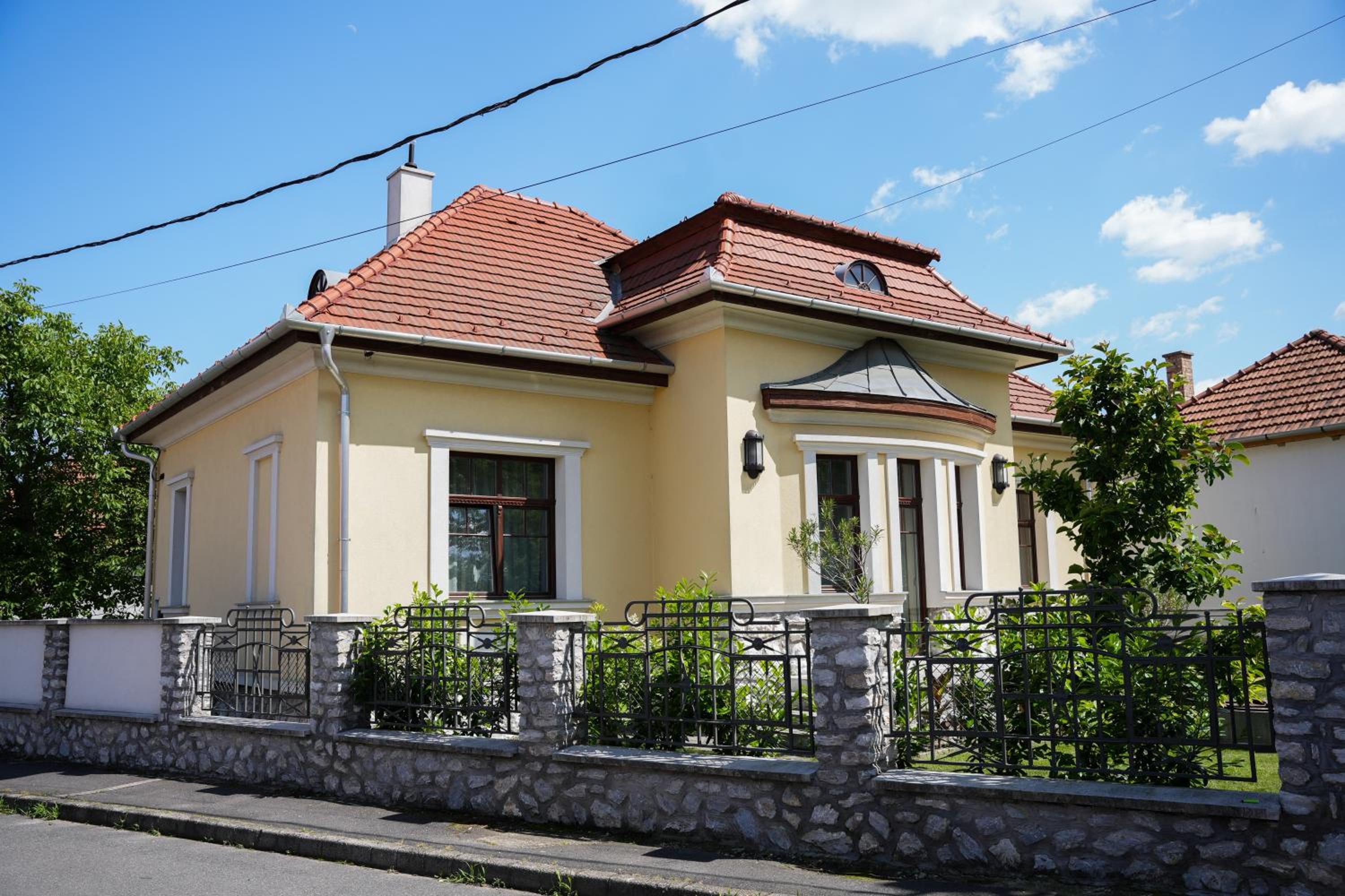 Várkert Deluxe Apartmanház - korlátlan privát wellness view 2