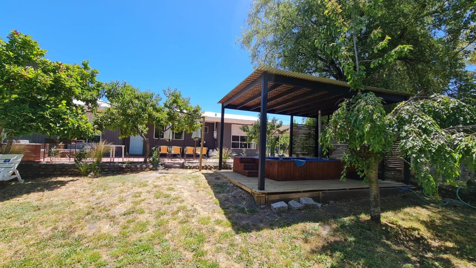Agradable casa con Tina de agua Caliente y Piscina