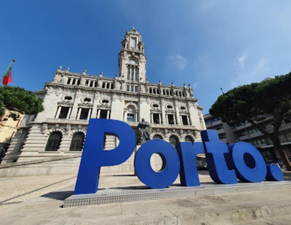 The Blue and White Porto House view 4