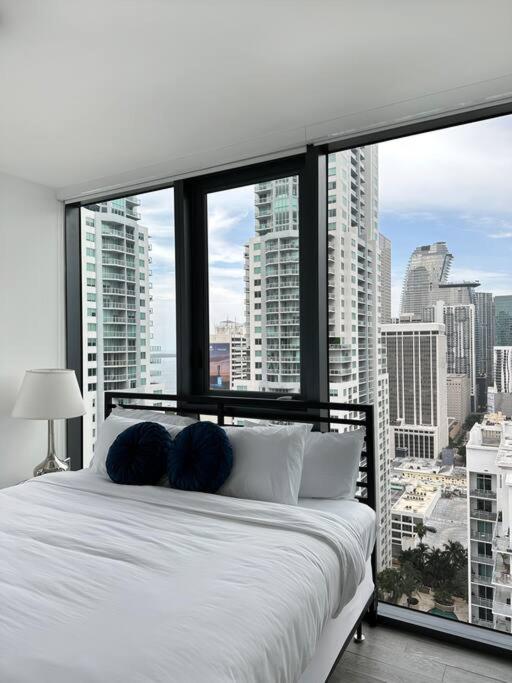 Downtown Miami 2 BR-Sleeps 6- 1-Kingbed, Sofabed