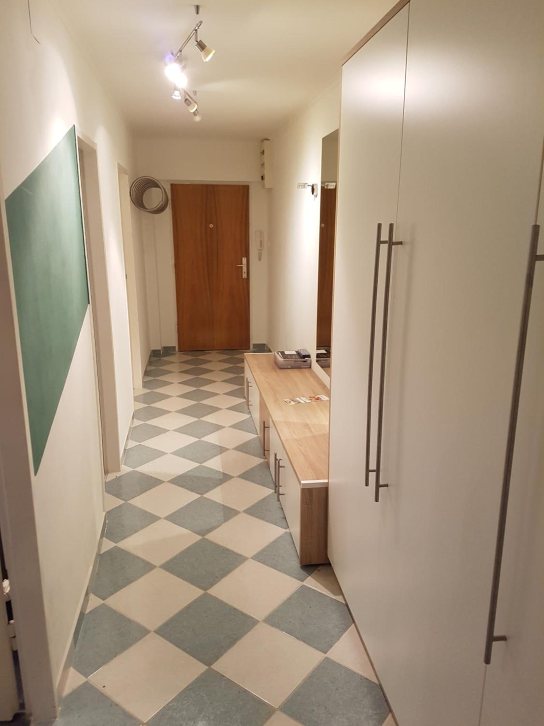 Esslinger Hauptstr Spacious apartment with loggia