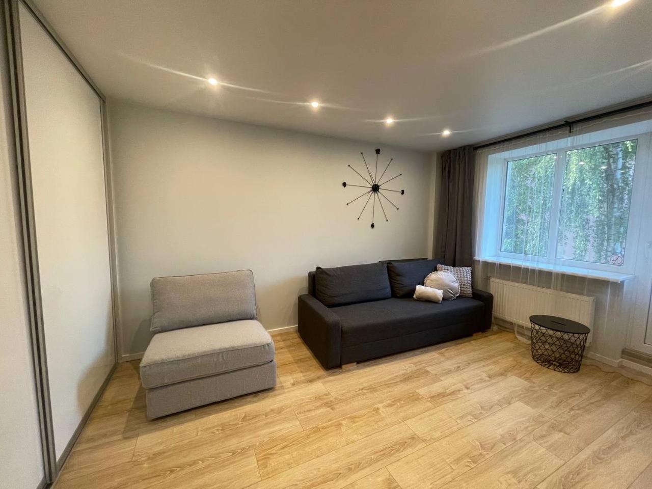 Modern 1BR Haven near Two Parks view 4