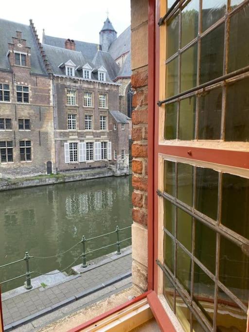 1597 Medieval modern house