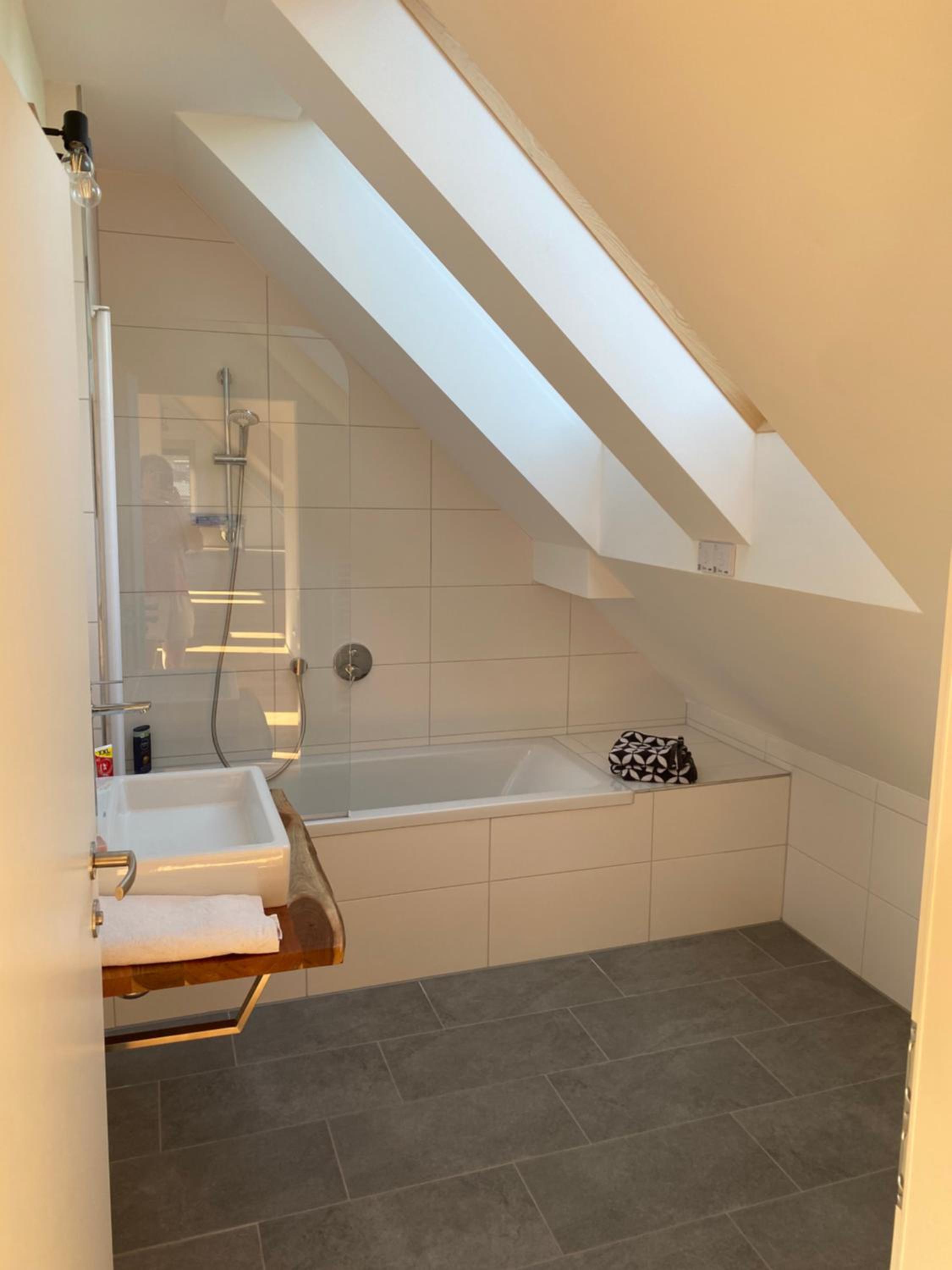 NICHT MEHR VERFÜGBAR Salzburg-Loft im Stadtteil Leopoldskron-Moos 120qm mit Balkon & Untersbergblick