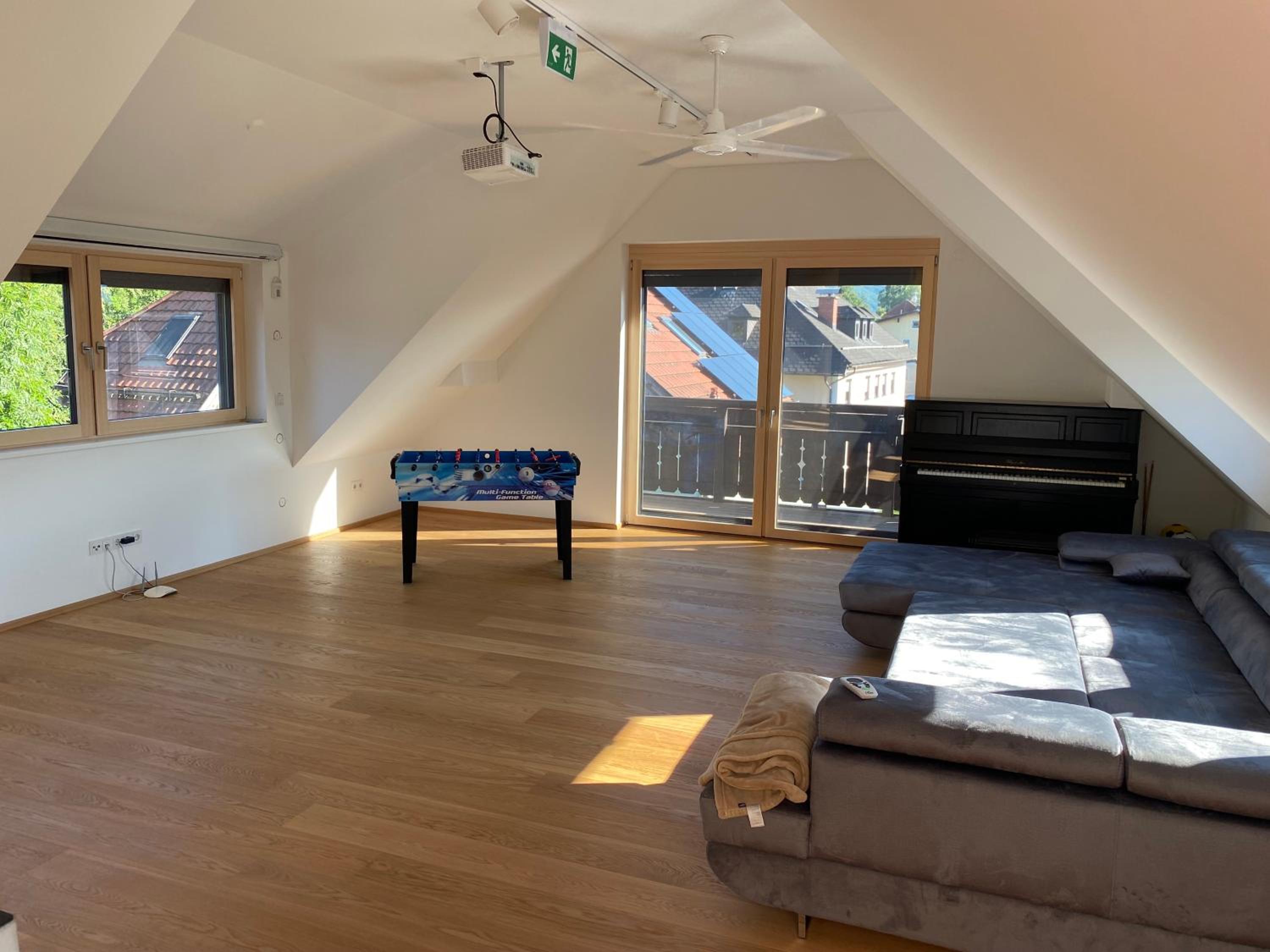 NICHT MEHR VERFÜGBAR Salzburg-Loft im Stadtteil Leopoldskron-Moos 120qm mit Balkon & Untersbergblick