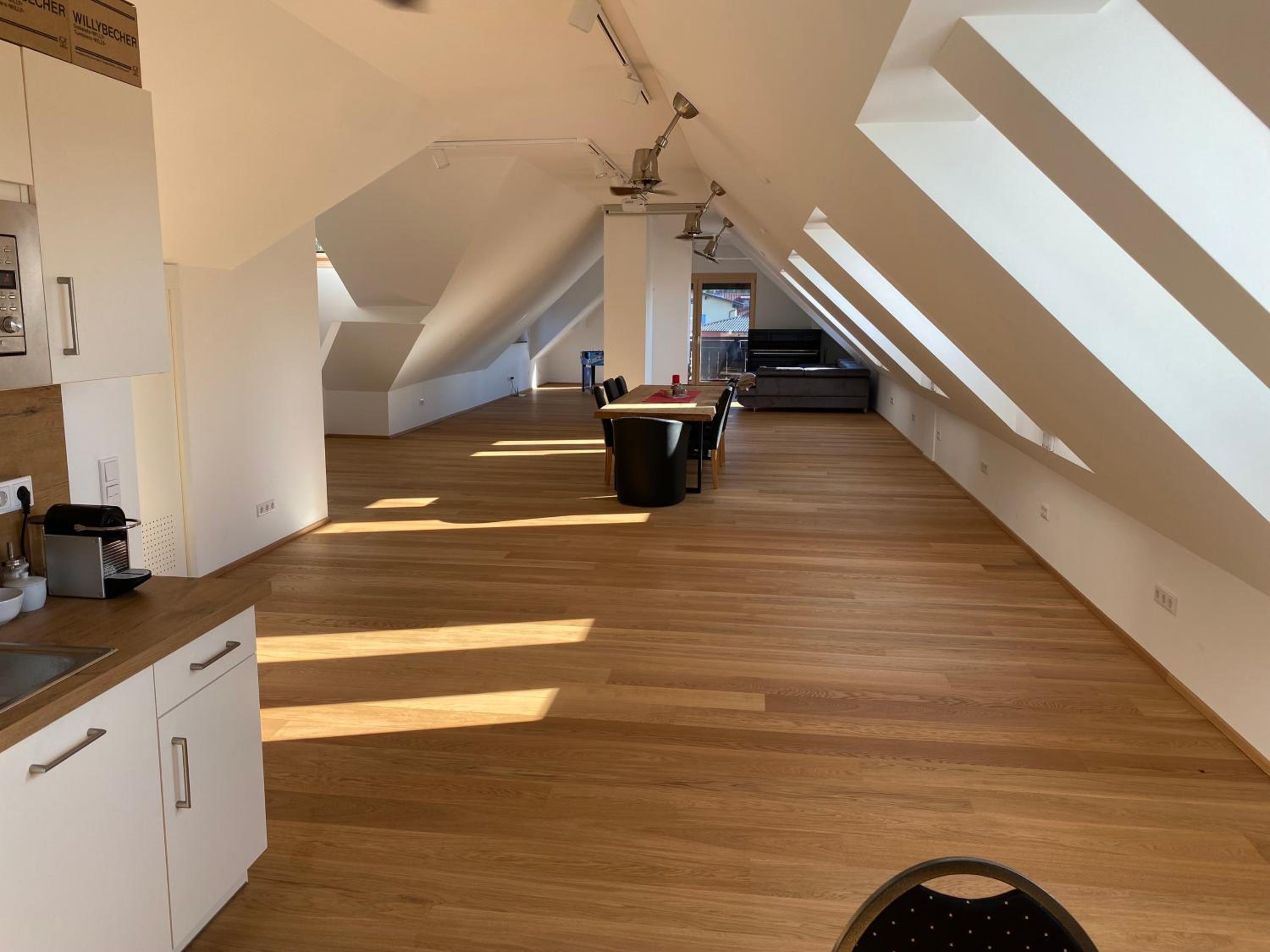 NICHT MEHR VERFÜGBAR Salzburg-Loft im Stadtteil Leopoldskron-Moos 120qm mit Balkon & Untersbergblick