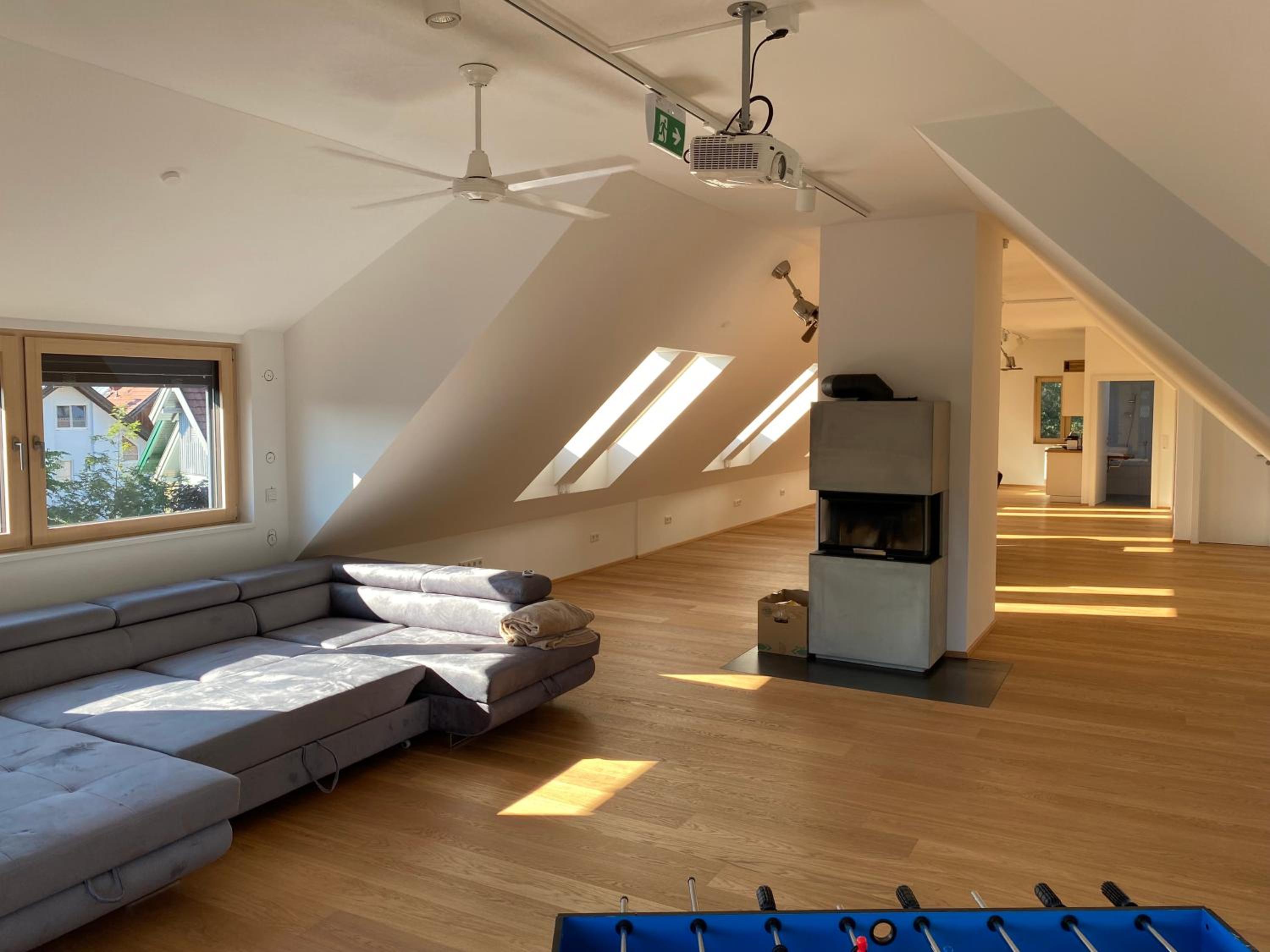 NICHT MEHR VERFÜGBAR Salzburg-Loft im Stadtteil Leopoldskron-Moos 120qm mit Balkon & Untersbergblick