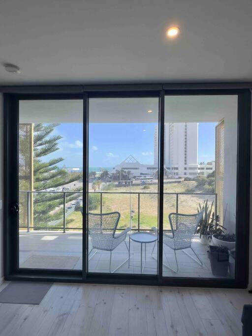 Hotel Scarborough Oceanview 2BR Apartment Special Rate - Image 1