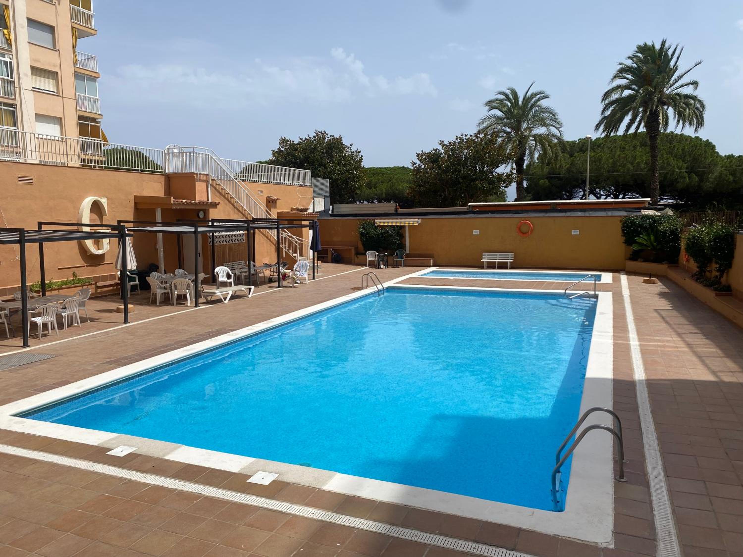 Malgrat de Mar Vacations - Apartamento frente al mar con piscina - Property Image 1