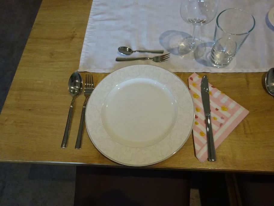 Gemütliche Dachgeschosswohnung mit Balkon & Garten