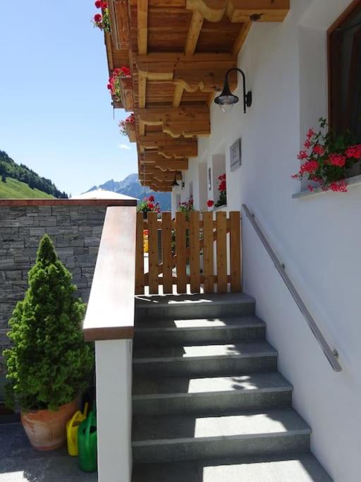 Gemütliche Dachgeschosswohnung mit Balkon & Garten