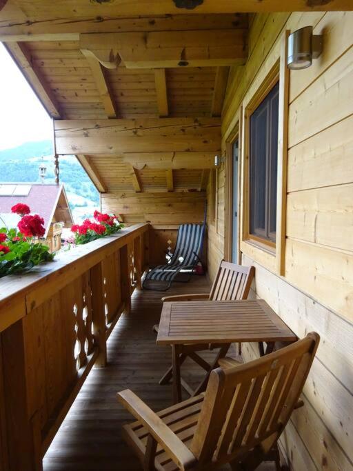 Gemütliche Dachgeschosswohnung mit Balkon & Garten
