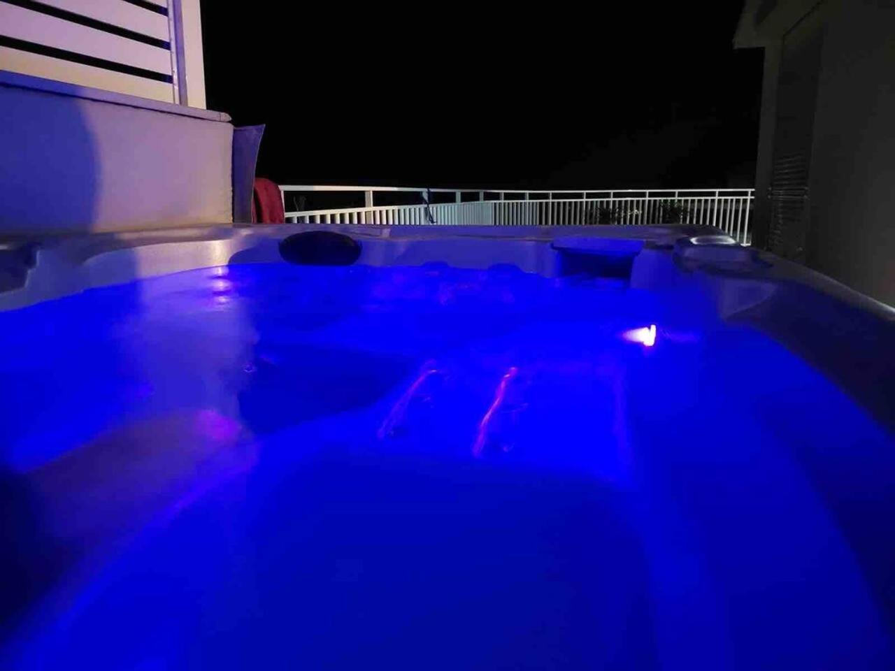 Villa Blue Sunrise Pool & Jacuzzi 5mn de la mer