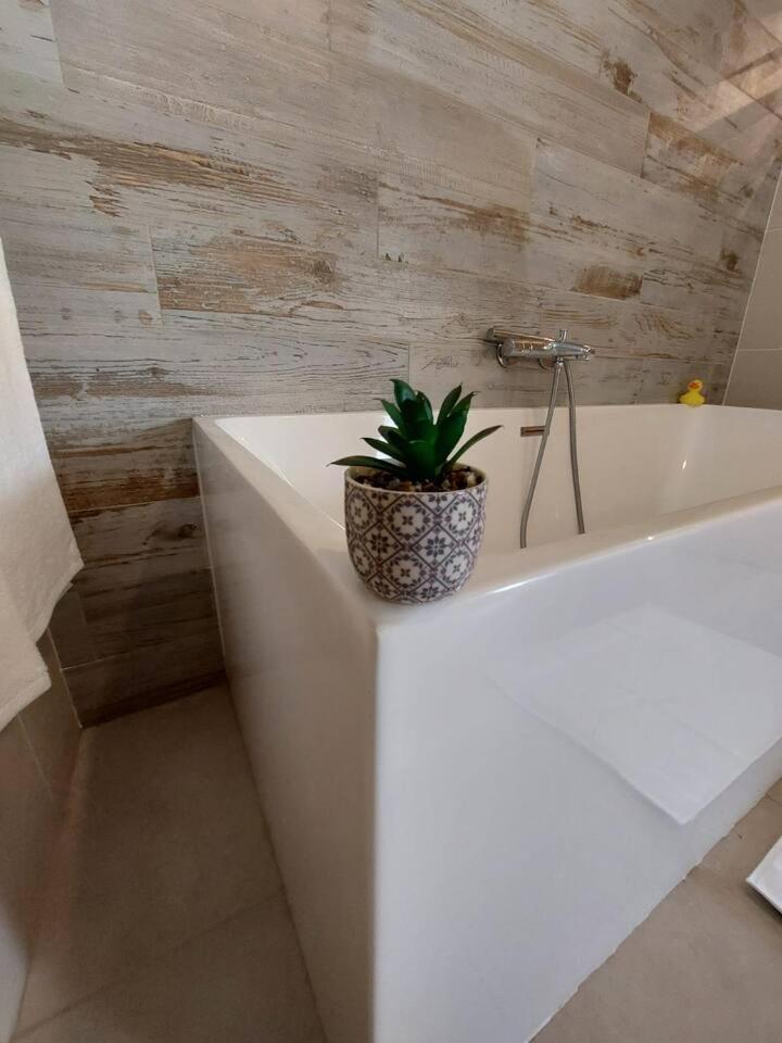 Villa Blue Sunrise Pool & Jacuzzi 5mn de la mer