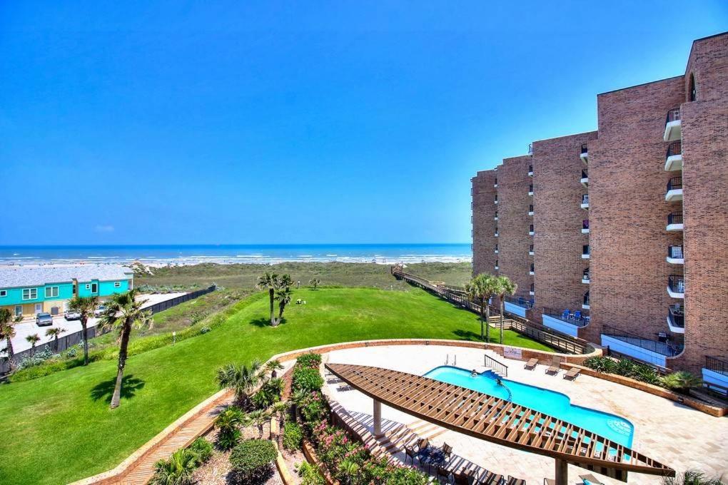 Ocean View, Massage Chair, Adjustable Bed, Slot Machine, Pin Ball view 4