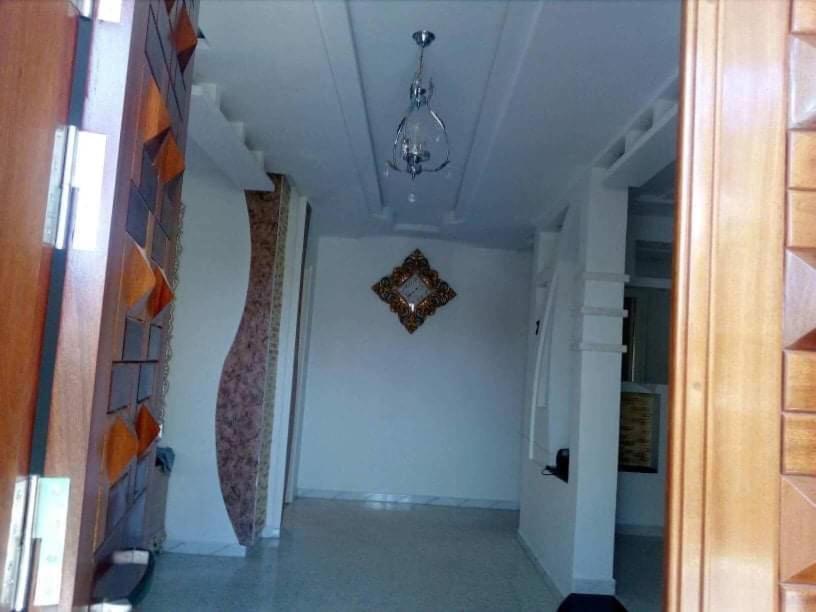 Zayneb'S home