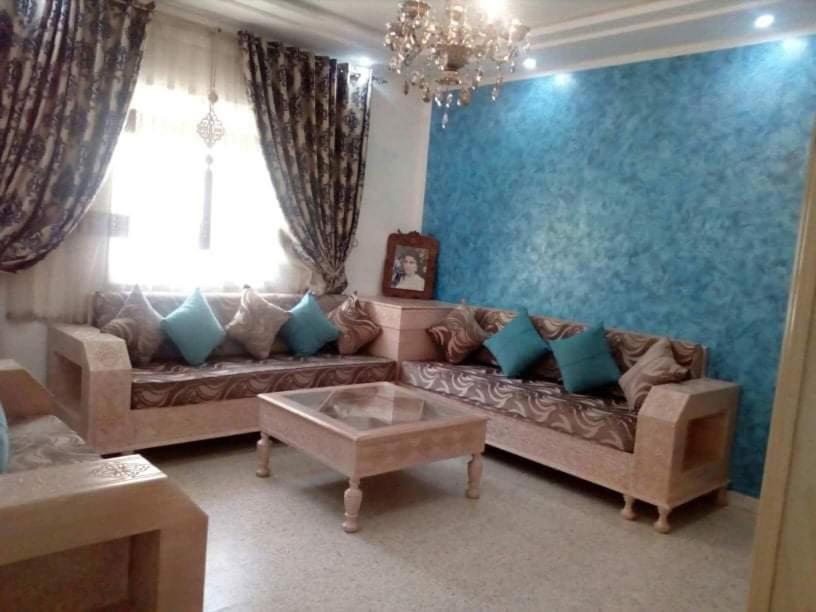 Zayneb'S home