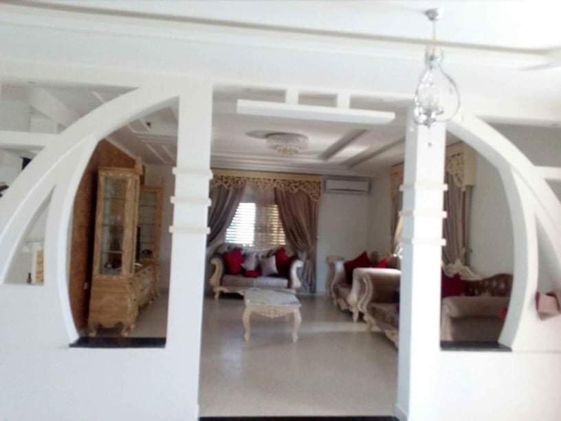 Zayneb'S home