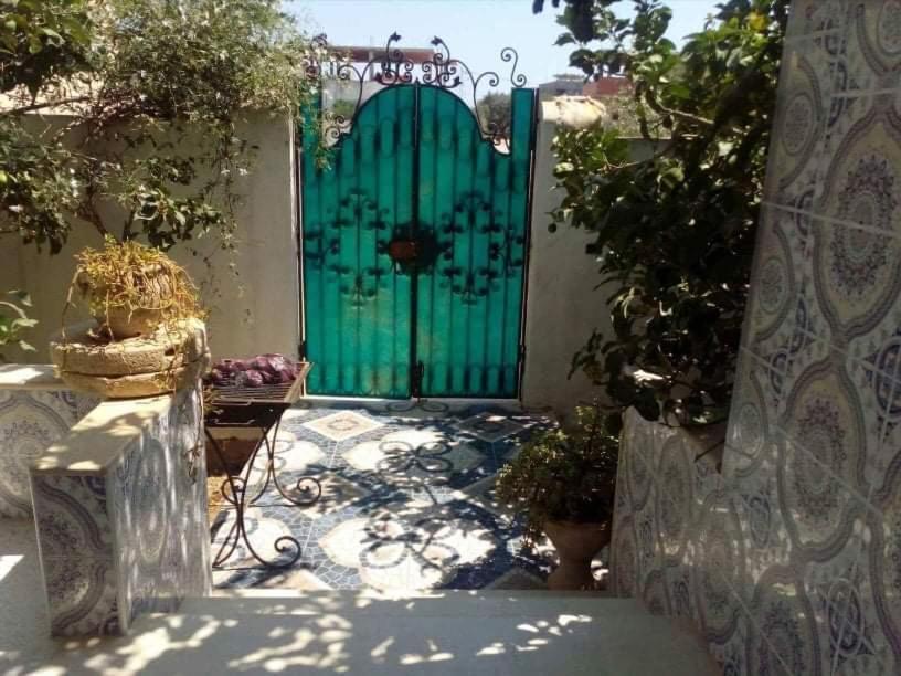 Zayneb'S home