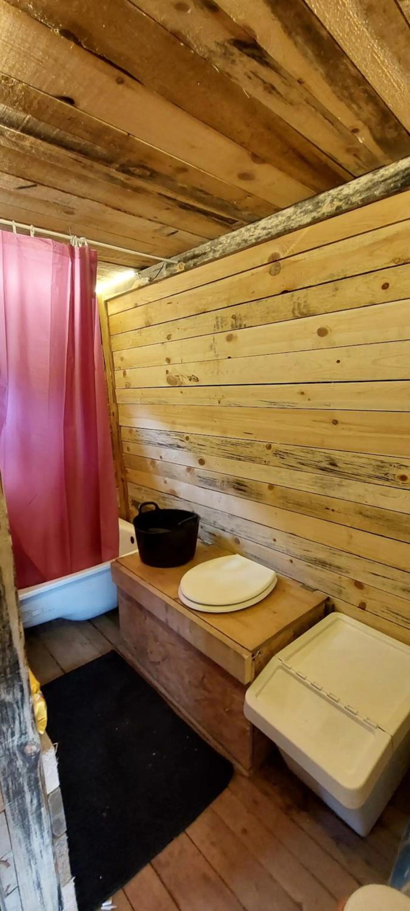 Unique off-grid cabin in raw nature: Bucephalus