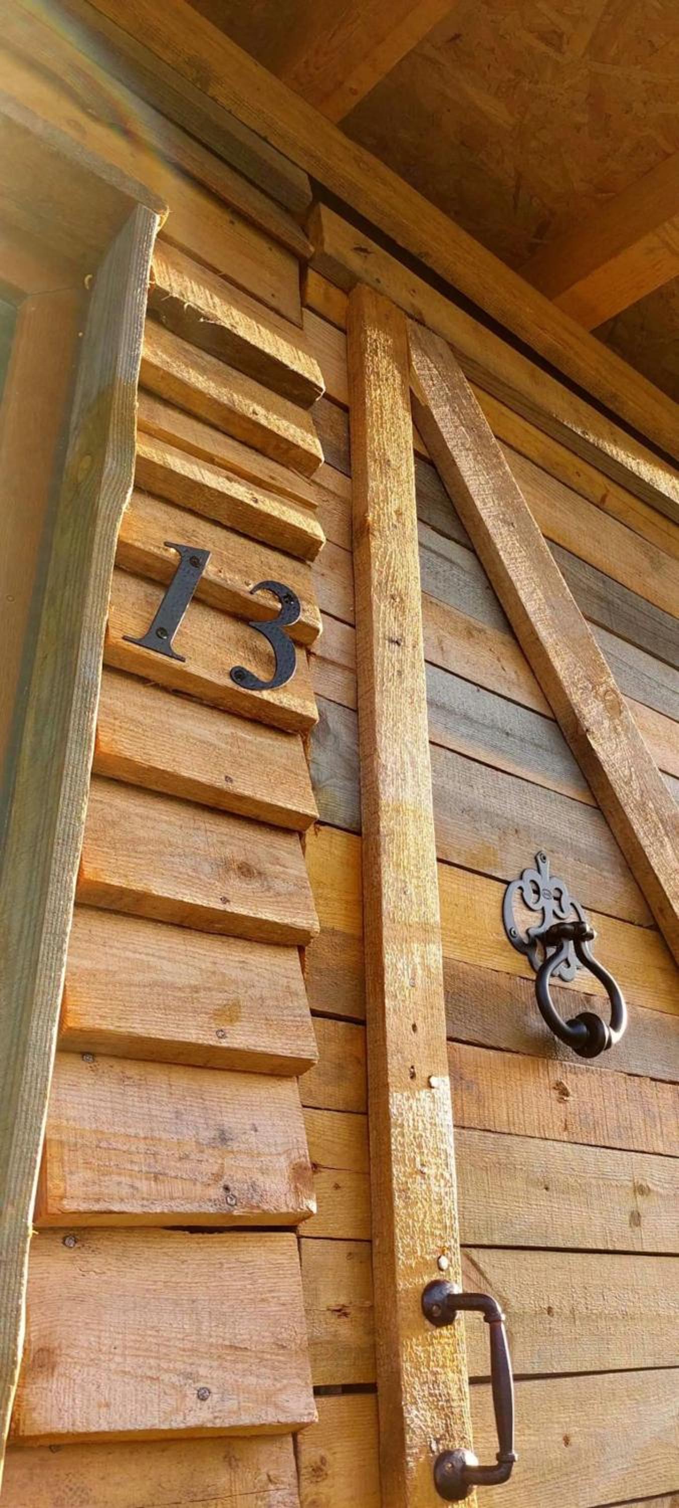 Unique off-grid cabin in raw nature: Bucephalus