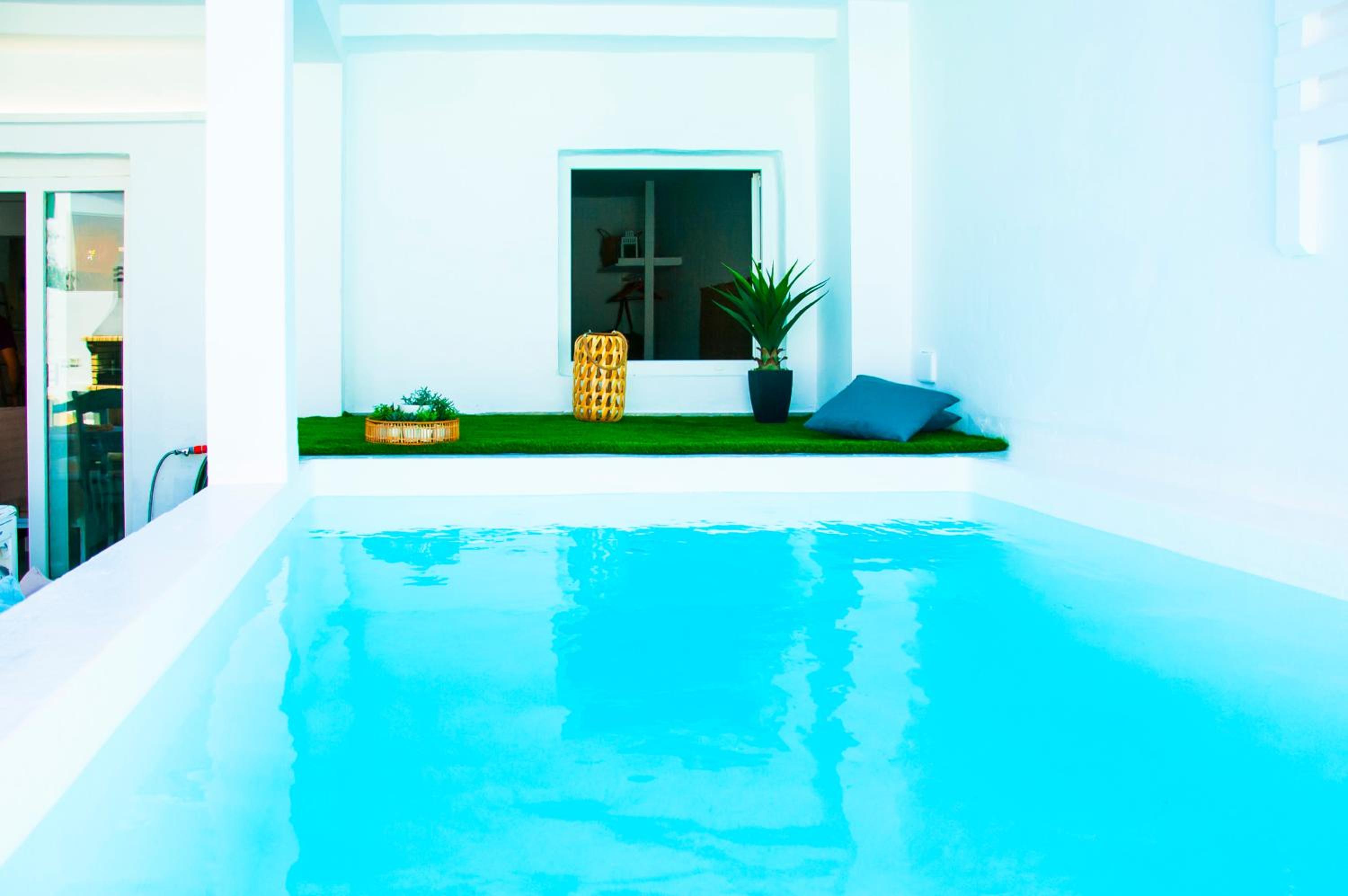 Vibesol Pool Heated House