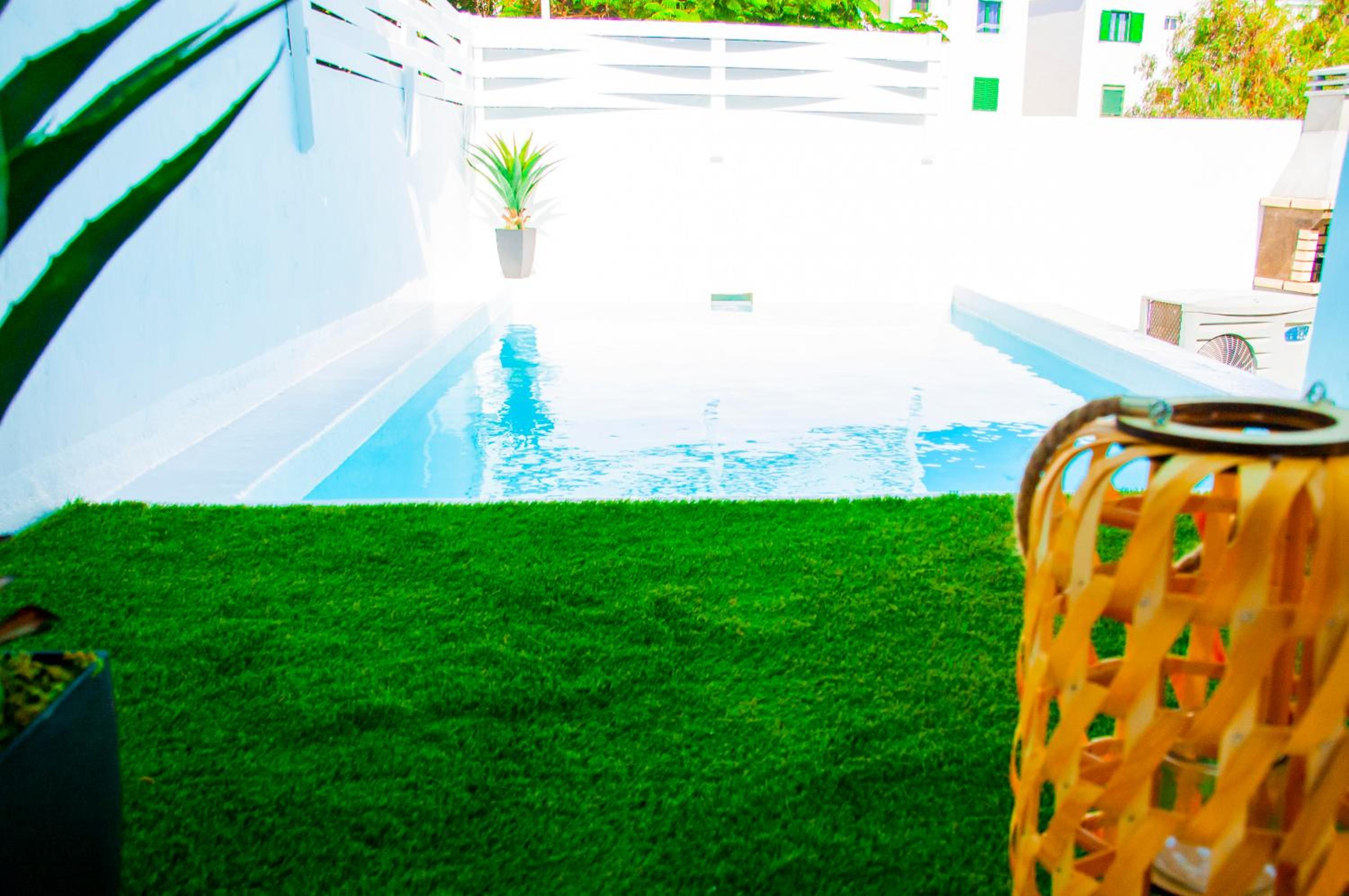 Vibesol Pool Heated House