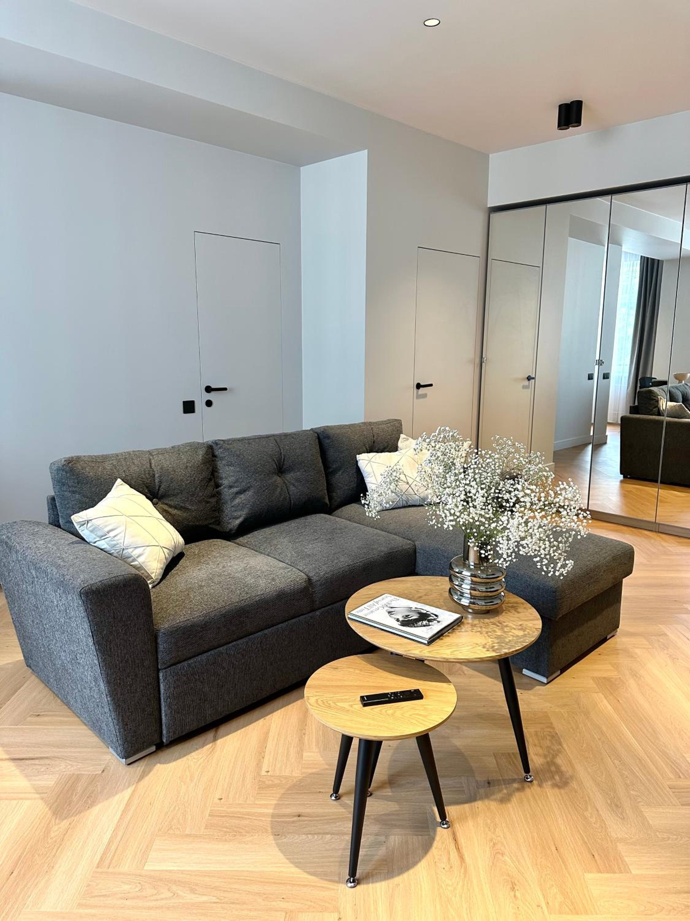 Silver Apartment