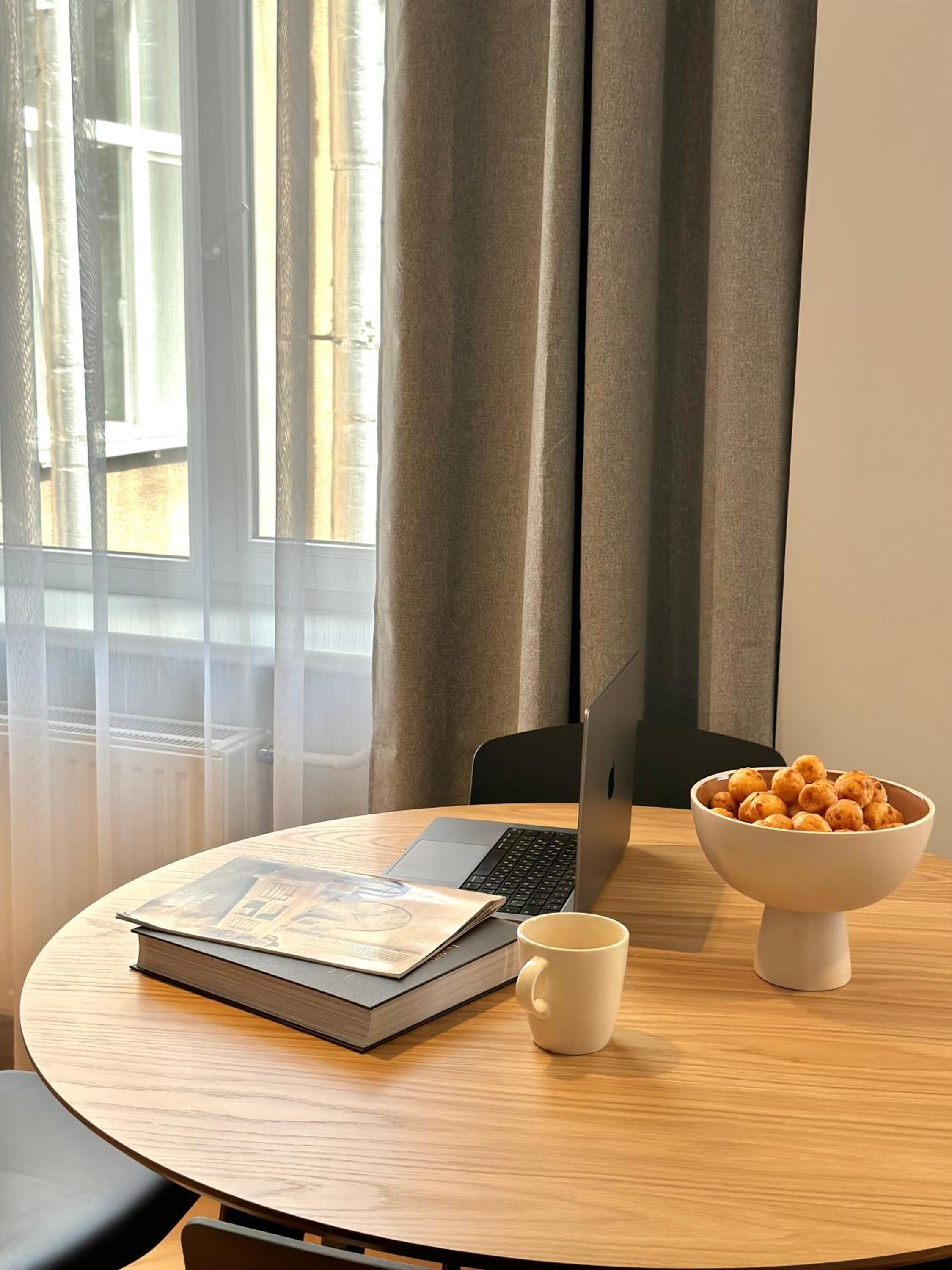 Silver Apartment