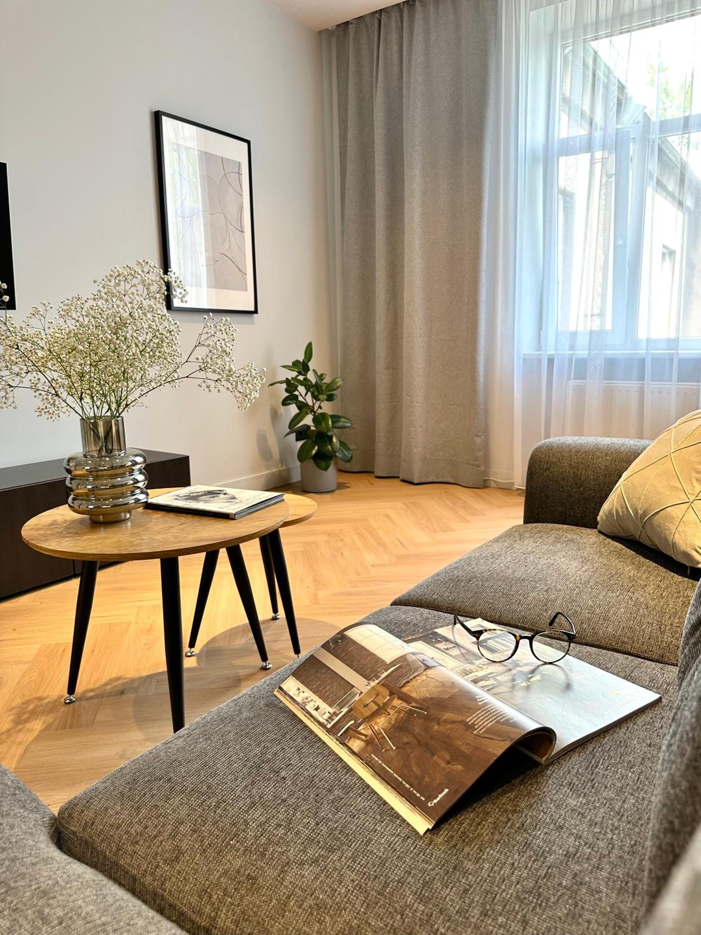 Silver Apartment