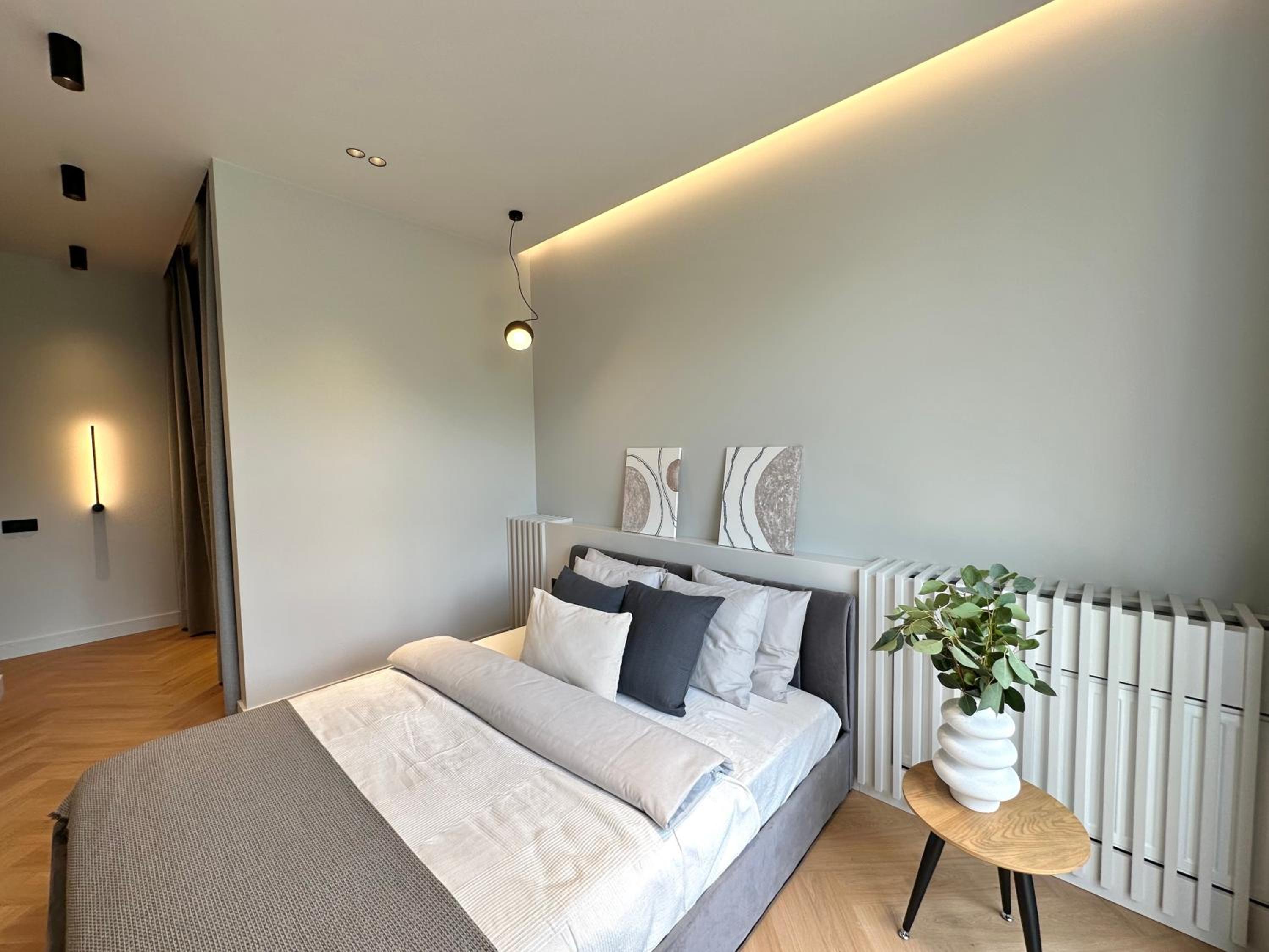 Silver Apartment