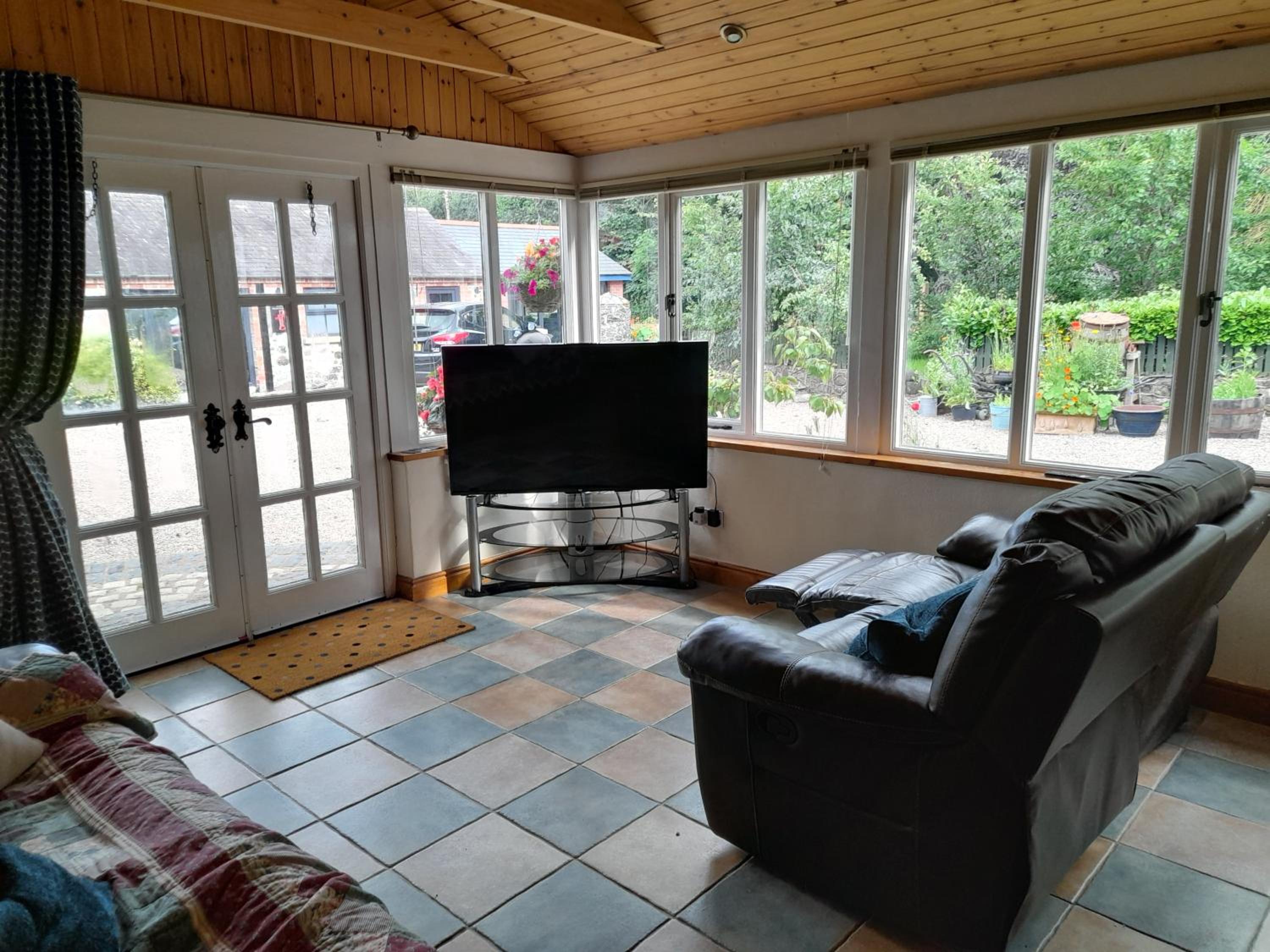 Moira Cottages at Berwickhall Sleeps 8