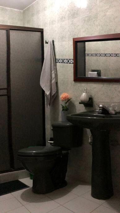 Apartamento con buena ubicación PARA FAMILIA Grande