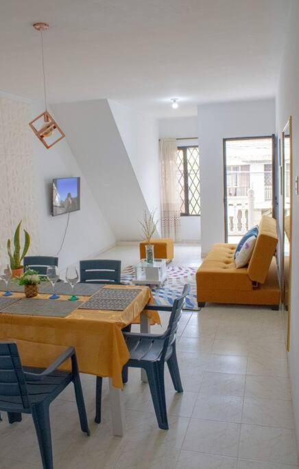 Apartamento con buena ubicación PARA FAMILIA Grande