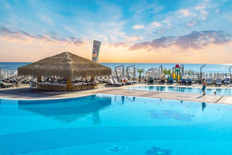 Oazis resort lux vip apartament