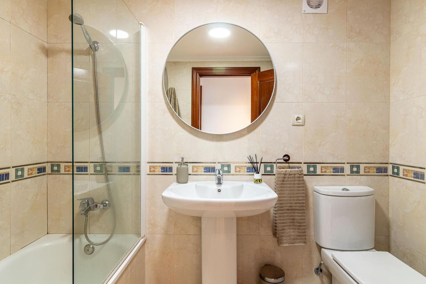 AH Delux3Rooms Gijón VUT6893AS