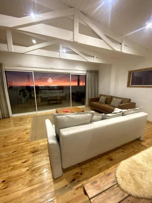 Buchuvillas Surf House