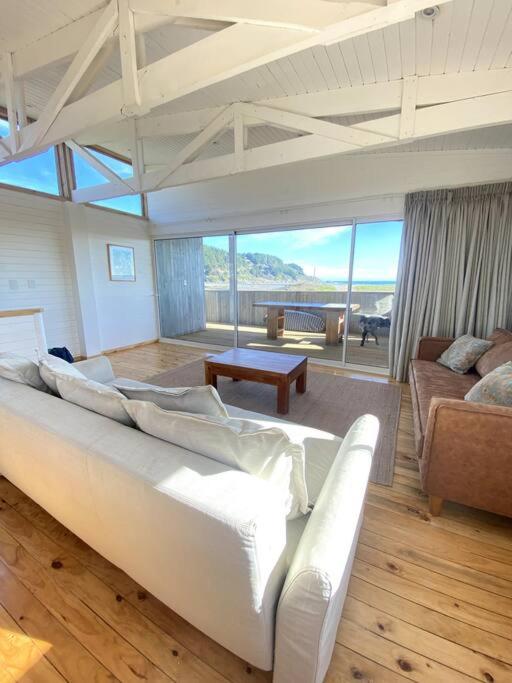 Buchuvillas Surf House
