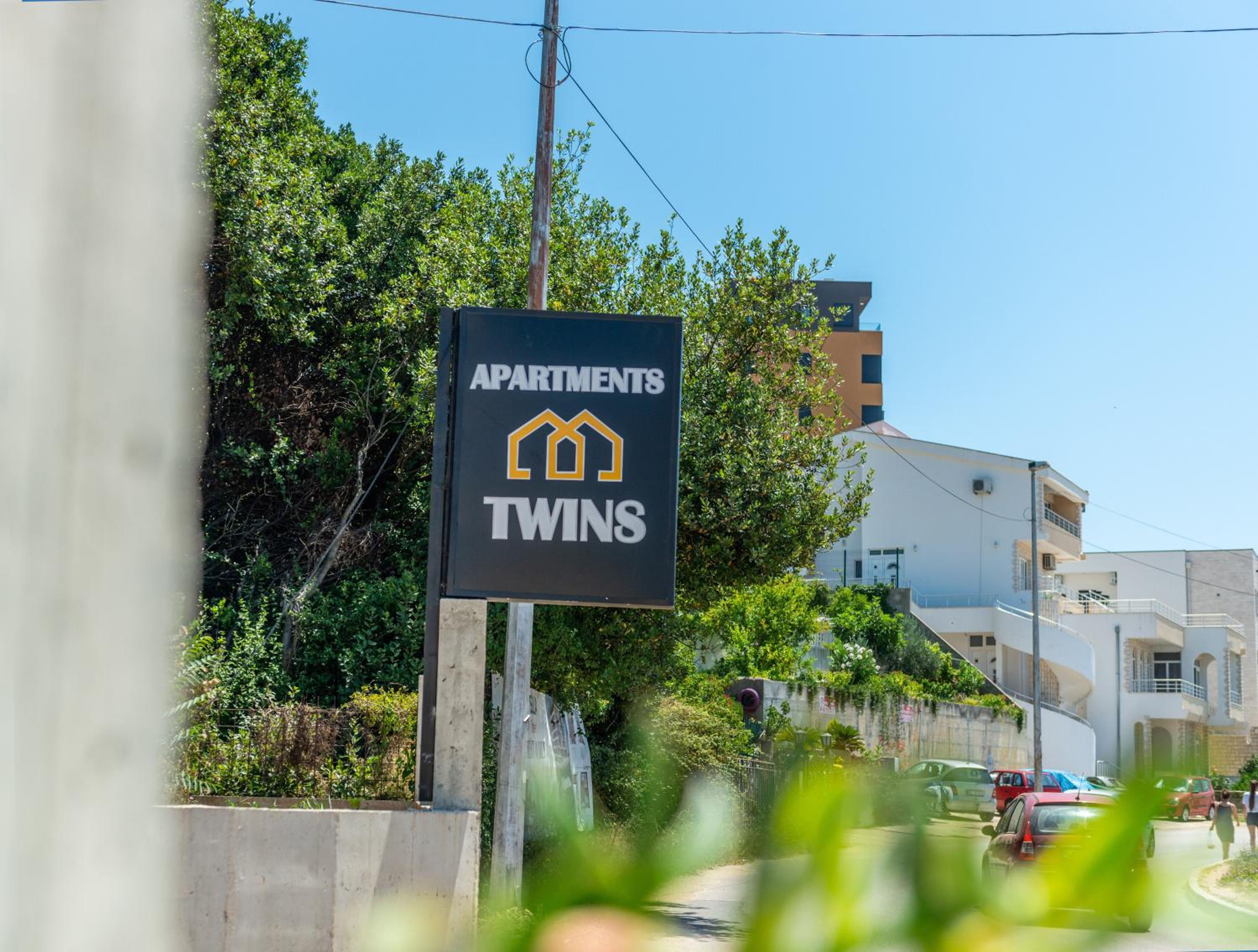 Twins Apartments