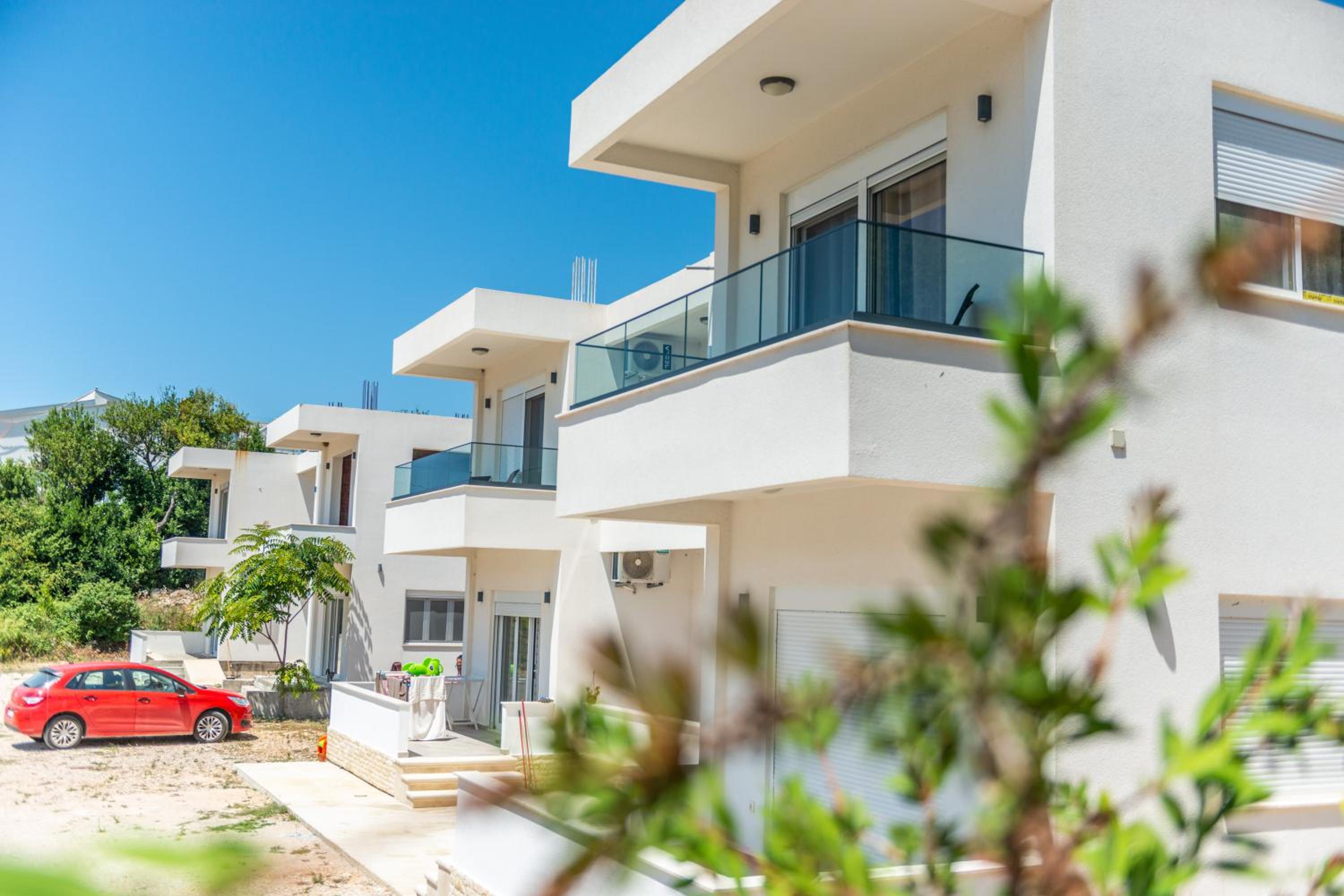 Twins Apartments